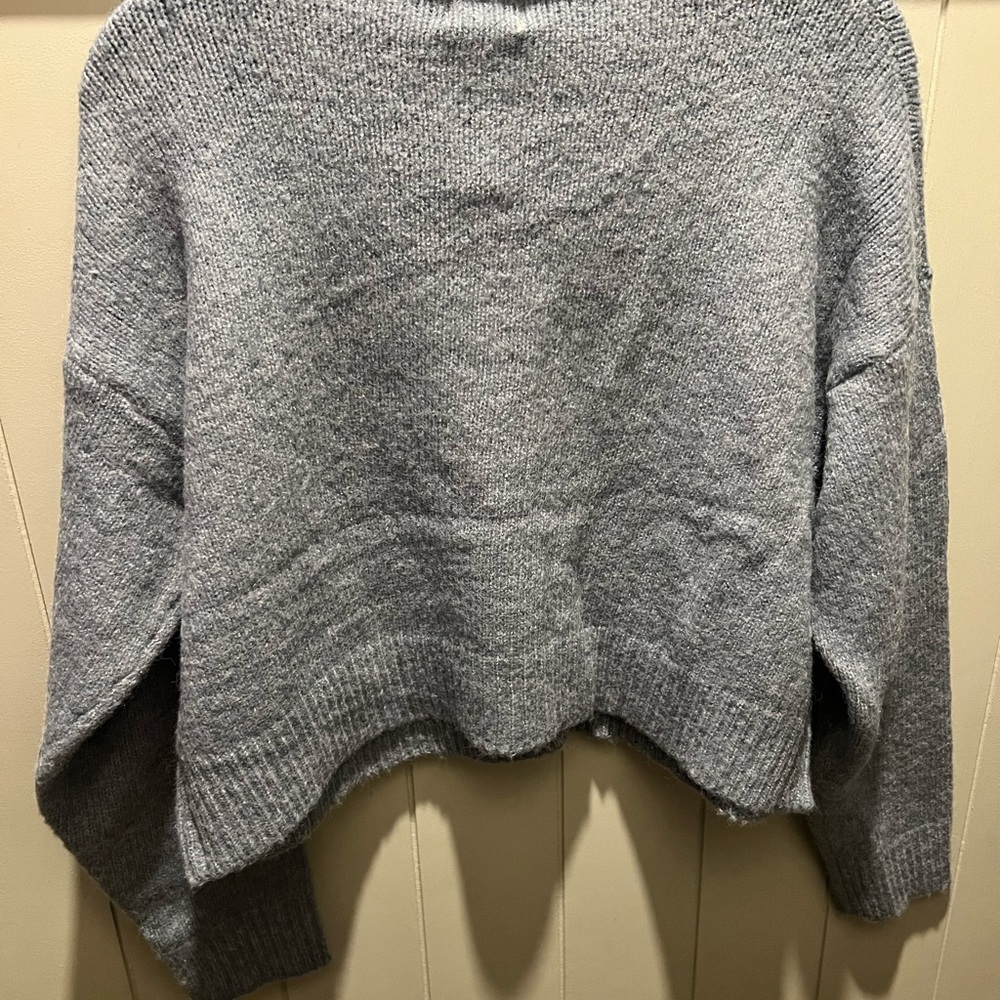 Stylish Gray Cardigan with Teddy Bear - Picture 2 of 5